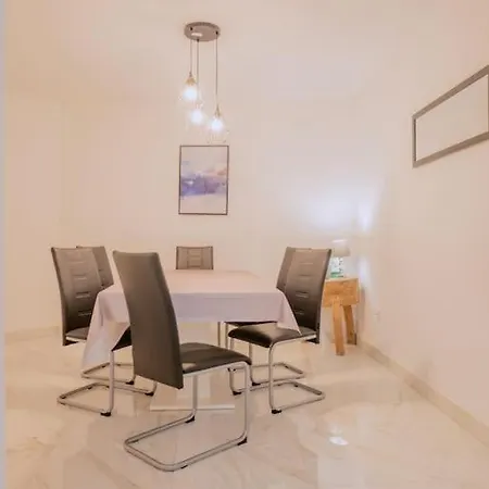 Casa Arx شيبينيك