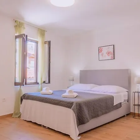 Casa Arx بيت للعطل