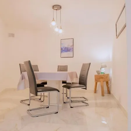 بيت للعطل Casa Arx شيبينيك